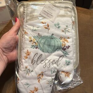 NWT Avanti Grateful Patch 2-Pack Pot Holder & Oven Mitt